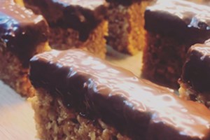 Chocolate-dipped oat bars 